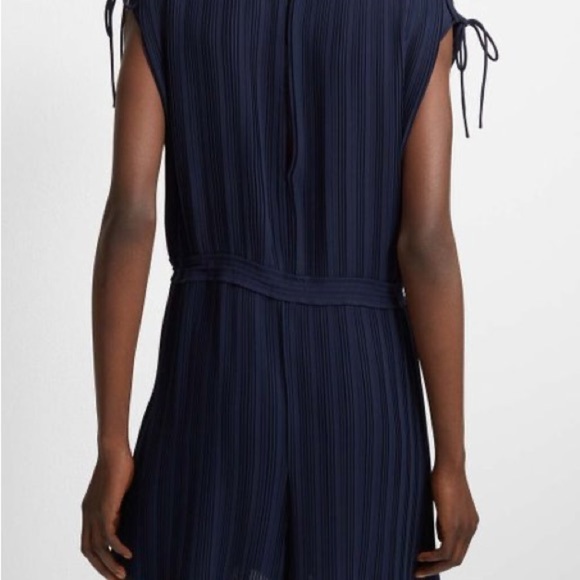 CLUB Monaco Navy Viga Pleated Tie-Shoulder Romper size 4 - Picture 3 of 13